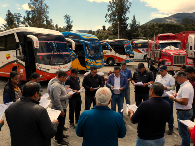 EL SRI MEDIANTE RESOLUCIÓN No. NAC-DGERCGC26-00000024 ESTABLECE NUEVAS REGLAS DE FACTURACIÓN PARA EL TRANSPORTE TERRESTRE